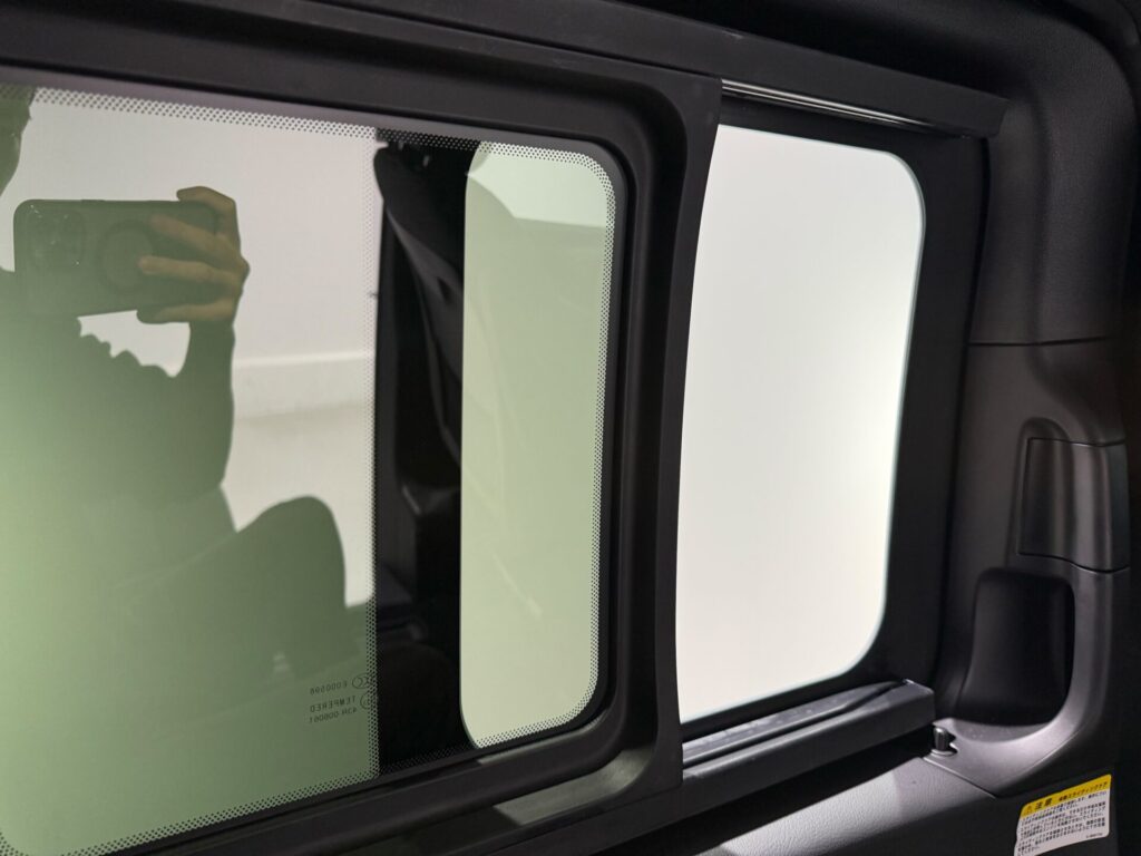 Vクラス,2列目窓交換,V220d,W447,新型V,Vクラス窓交換