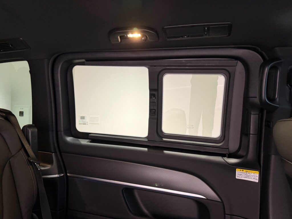 Vクラス,2列目窓交換,V220d,W447,新型V,Vクラス窓交換