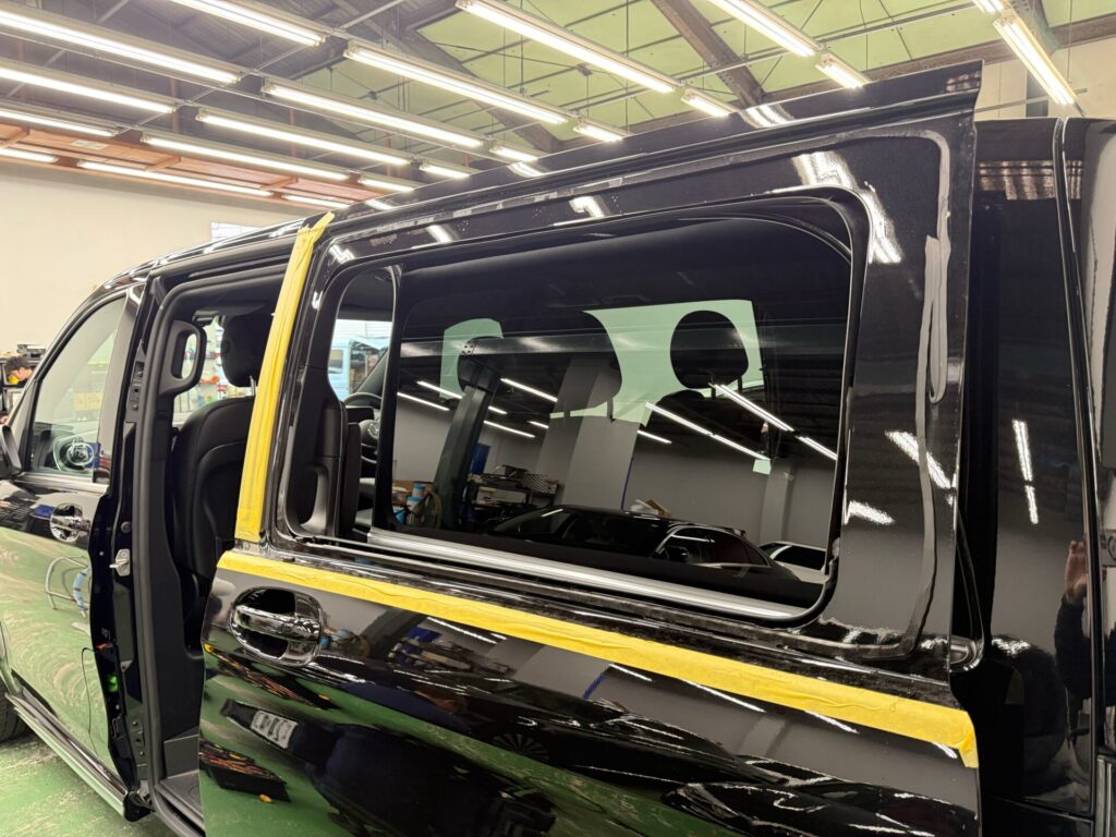 Vクラス,2列目窓交換,V220d,W447,新型V,Vクラス窓交換